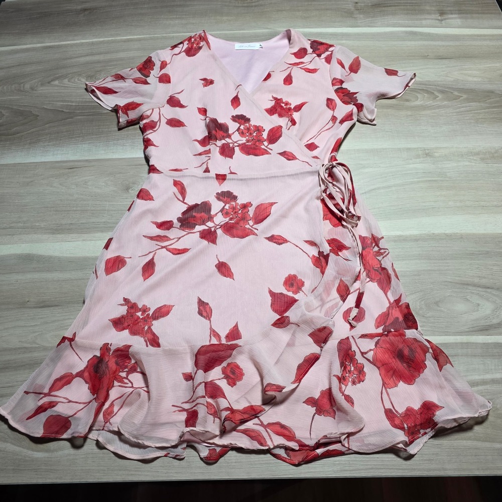 All in Favor Wrap Dress Womens Medium Pink Red Floral Ruffle Mini DR95690-001